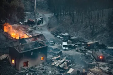 Vatrena stihija guta jug zemlje: Kuće u plamenu i vremenske prilike koje im ne idu na ruku
