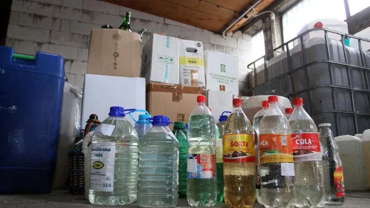 Država prodaje više od 2.000 litara rakije: Evo kolika je početna cijena