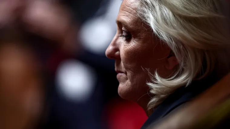 Policija upala u u stožer Le Pen: Nova višemilijunska afera trese ekstremnu desnicu!