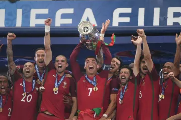 Ronaldo je izašao iz igre u suzama, bio pomoćni trener pa podigao trofej europskog prvaka