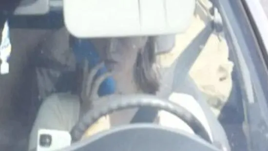 Vozačicu kaznili s 439 eura zbog ove fotografije, no vidite li sporan detalj? Policija nije