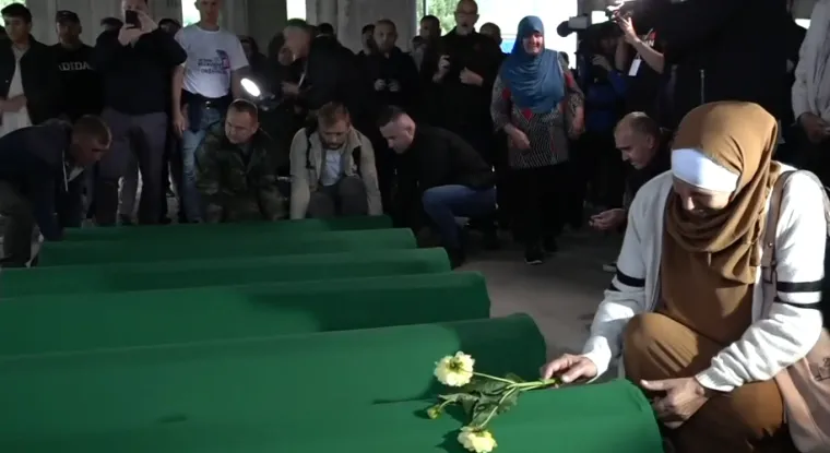 Krenula je kolona s posmrtnim ostacima sedmero žrtva genocida
