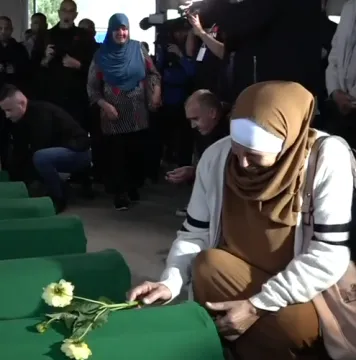 Krenula je kolona s posmrtnim ostacima sedmero žrtva genocida