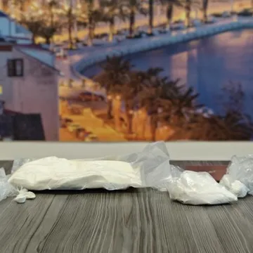 Uhitili dilera u Splitu! U stanu mu našli više od kilograma amfetamina, ali to nije sve