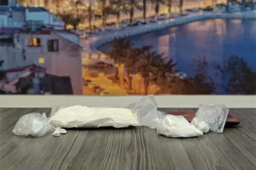 Uhitili dilera u Splitu! U stanu mu našli više od kilograma amfetamina, ali to nije sve