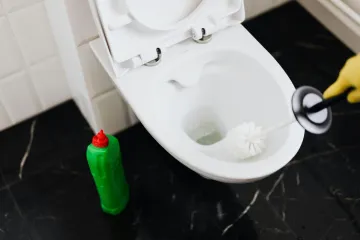 Znate li koliko često se mora mijenjati četka za WC? Stručnjaci objašnjavaju kada je vrijeme za novu