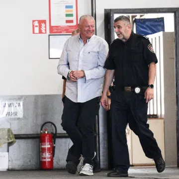 Petrač s osmijehom u lisicama doveden u USKOK, iznosio je obranu 10 sekundi