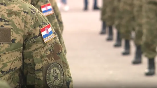 Vojni rok podržava 61 posto mladih. Polemiku izazivaju diskriminacija i priziv savjesti