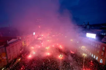 Jeste vidjeli što su policajci radili na dočeku srebrnih Vatrenih? Ovo je mnogima promaknulo