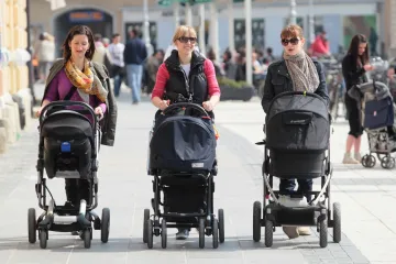 Vino, med pa sve do 14.000 eura za rođenje djeteta: Ovo su demografske mjere u gradovima i općinama