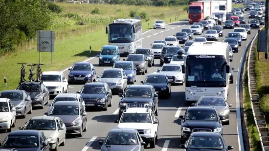 Kilometarske kolone na Lučkom, ogromne gužve i na granici sa Slovenijom