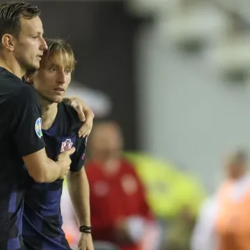 Modrić poslao emotivnu poruku Rakitiću: 'Impresivna karijera je zaključena, ali velika djela ostaju'