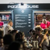 Vrtoglave cijene na Ultri: Ćevapi 14, burger s krumpirićima 21 euro, a evo koliko koštaju pivo i prezervativi