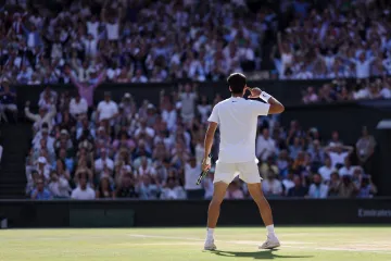 Je li ovo moguće? Čep šampanjca odletio na teren! Svašta se događa u finalu Wimbledona