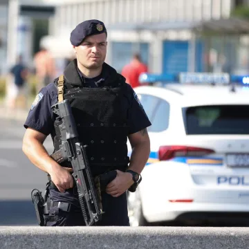 Srbin u kafiću u Sesvetama 'pao' s kokainom, kod kuće mu našli arsenal