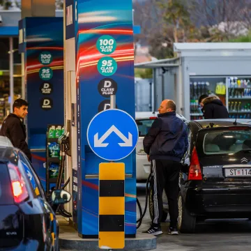 Nije im dugo trebalo dugo, pogledajte nove cijene goriva: Neki su ih već debelo digli...