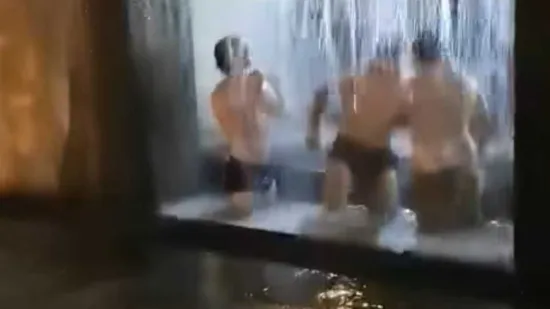 Stranci se polugoli kupali u fontani: 'Hrvatska će postati Sodoma i Gomora'