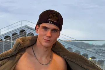 Britanski influencer s OnlyFansa šokirao mnoge: 'Moja mama snima sav moj sadržaj'