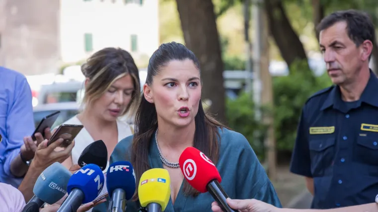Elegancija na prvom mjestu: U dogradonačelnicu Splita svi su gledali