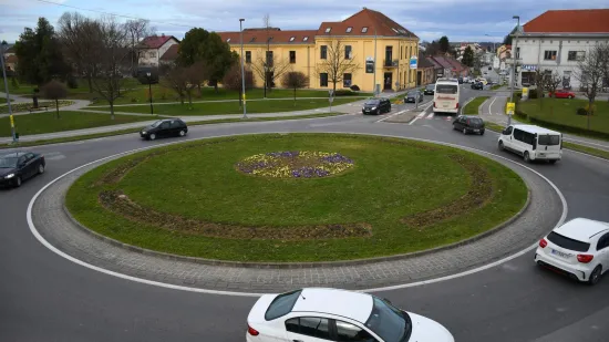 U Bjelovaru osvanuli kukasti križevi, građani uznemireni