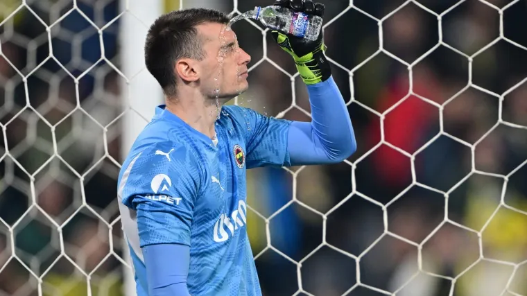 Šok za Dominika Livakovića: Mourinho prelomio i zapečatio mu sudbinu u Turskoj?
