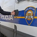 Sa sjekirom pozvao na sukob Nijemca: Ovaj izašao s palicom, pa uslijedila makljaža