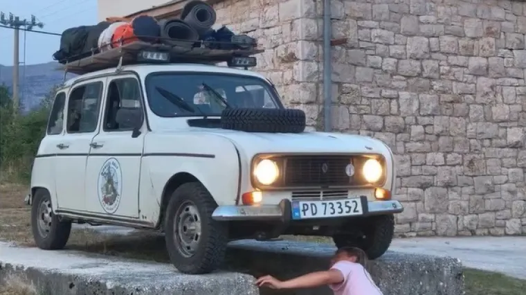 Doputovali su u Hrvatsku iz Norveške u Renaultu 4, pa se bućnuli baš tamo gdje se to ne smije