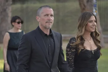Christian Bale viđen sa suprugom srpskih korijena: Zbog nje okrenuo leđa obitelji