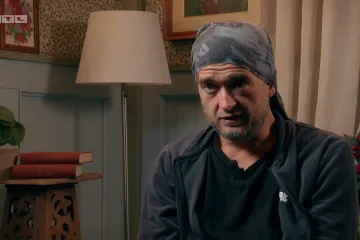 Ekipa iz štale radi na tjednom zadatku, a u obiteljskoj kući gradi se novi plan