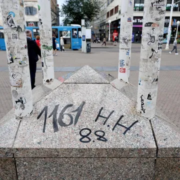 Prvo banu prerezali grkljan, sad napisali oznake 'HH' i '88': Imaju zlokobno značenje