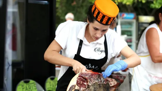 Pivo za 4 eura, koktel 'Thompson' i drniško vino: Pogledajte ponudu hrane i pića uoči koncerta