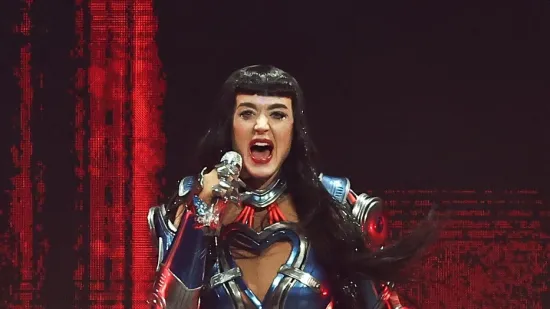 Katy Perry dobila sudsku zabranu protiv muškarca koji ju je uznemiravao pred kućom