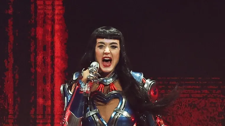 Katy Perry dobila sudsku zabranu protiv muškarca koji ju je uznemiravao pred kućom