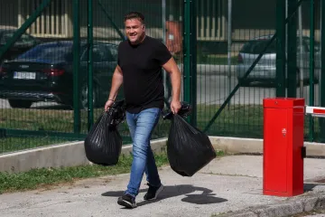 Pogledajte izlazak Saše Pozdera iz Remetinca: Iza rešetaka je proveo zadnjih osam mjeseci