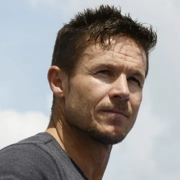 Srce stalo u letu: Felix Baumgartner umro je prije pada u bazen?