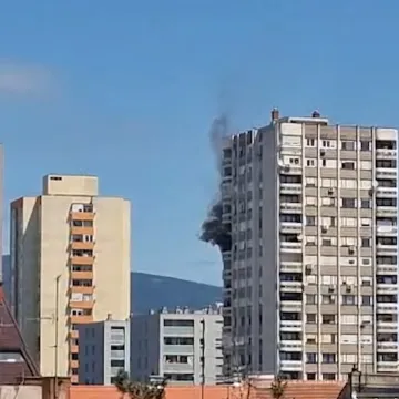 Požar u Zagrebu: Gori stan u stambenoj zgradi