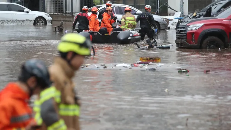 Bujice i poplave dovele do kaosa: Četvero mrtvih, dvoje nestalih i 2800 evakuiranih