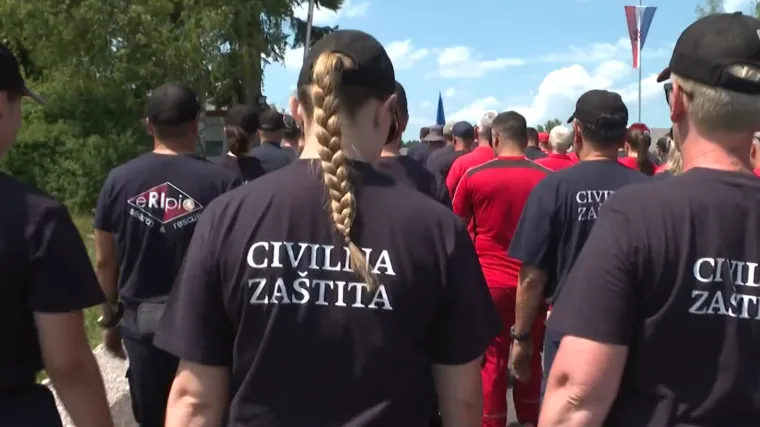 Civilna zaštita spremna maširati u vojnom mimohodu: Pogledajte pripreme za obljetnicu Oluje