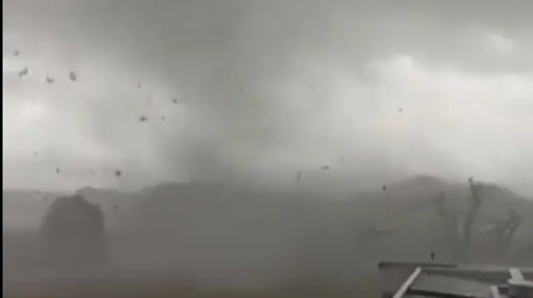Tornado opustošio zračnu luku: Snimke lede krv u žilama