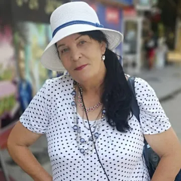Wow! Rasema drastično skratila dugu, crnu kosu, pratitelji očarani: 'Puno mlađe izgledate, prava dama'
