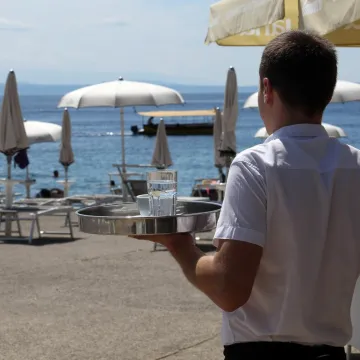 Tužio bivšeg šefa pa dobio 100.000 eura odštete, plaćeni godišnji i pismenu ispriku