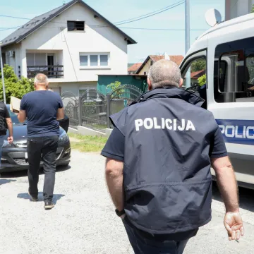 Lažni policajci ukrali više tisuća eura: Policija objavila detalje podle prijevare u Petrinji