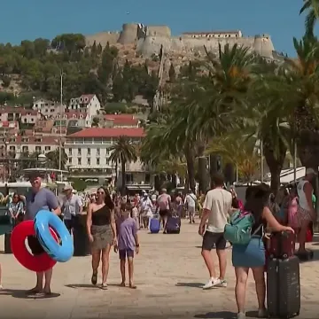 Hvar u špici sezone više nije što je nekad bio, turisti šokirani: 'Ovo nas je malo uzrujalo'
