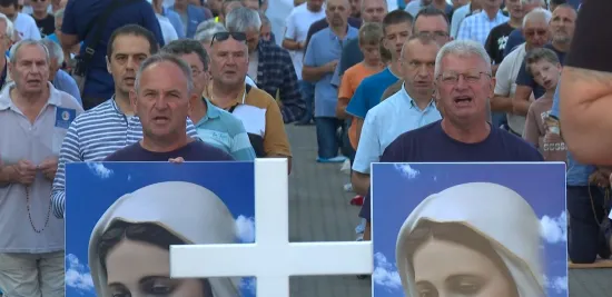 Nadbiskup Uzinić kritizirao klečavce: 'Odnos prema ženama nije na razini na kojoj bi trebao biti'