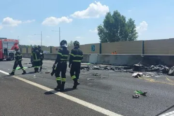 Mikrolaki avion pao na autocestu: Ima mrtvih, ljudi u automobilima prolazili kroz plamen