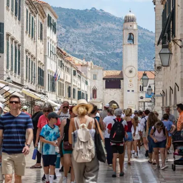 Novi trend ljetovanja: Fenomen 'Coolcation' uzima maha, destinacije na jugu imaju problem