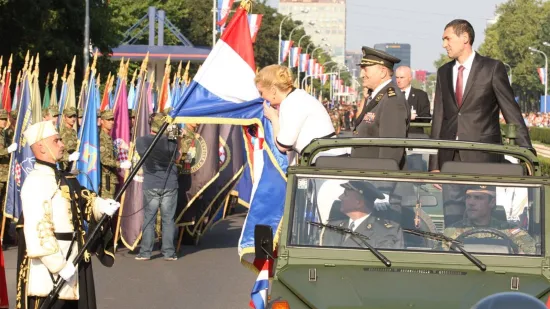 Zašto Milanović kao Tuđman i Kolinda Grabar Kitarović neće u otvoreni džip?