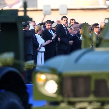 Vojni džip je spreman za mimohod, ali Milanović ima drugi plan: Evo kako će se on uključiti