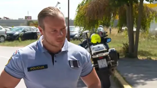 Zgodni hrvatski policajac bacio udicu, žene lude za njim: 'Ne mogu ga prestati gledati'