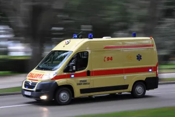 Mladić (18) plutao bez svijesti u moru kod Pule: Prevezen je u bolnicu